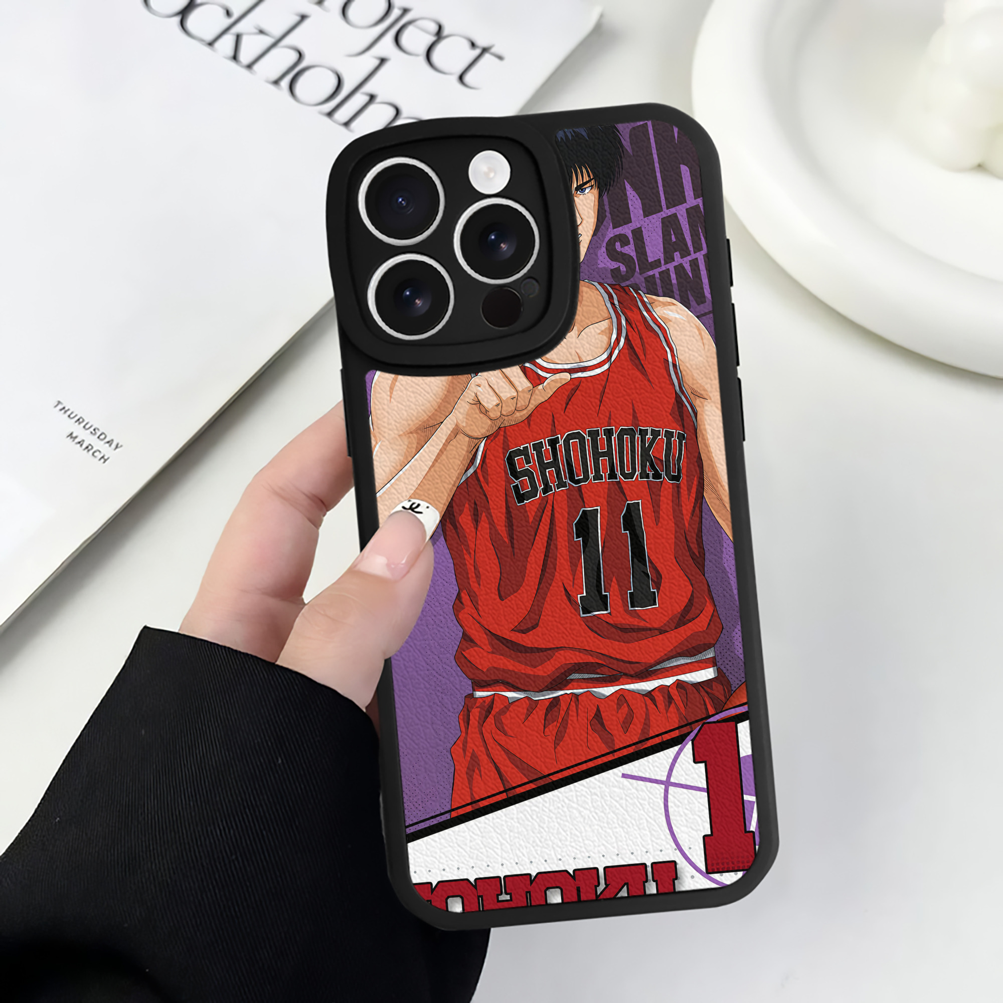 （画像用） SLAM DUNK／スラムダンク 【iPhone 16シリーズ対応】シリコンスマホケース（レザー調） 材質：シリコン